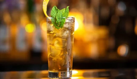 Long-Island-iced-tea-cocktail-ricetta-ingredienti-dosi-e-la-storia